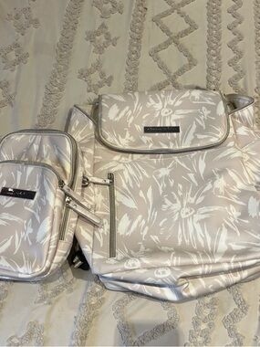 Petunia Pickle Bottom Tempo Diaper Bag + Criss Cross Sling
